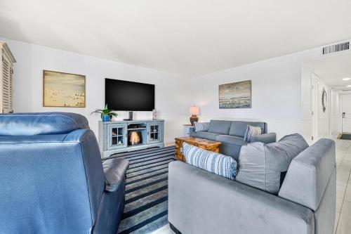 Escape to Beach Oasis! New Management! Updated Beachside Condo with Heated Pool!, Clearwater Beach (foto 3)