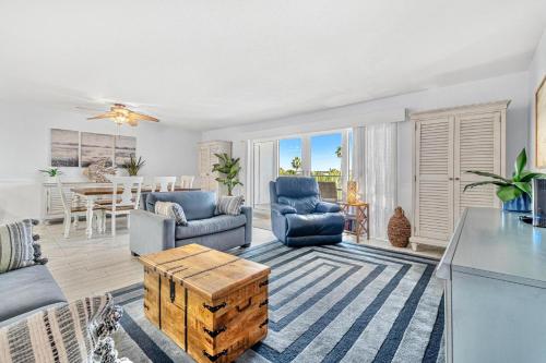 Escape to Beach Oasis! New Management! Updated Beachside Condo with Heated Pool!, Clearwater Beach (foto 5)