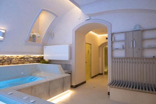 Spa, AllureInn Hotel and Spa in 切爾諾夫策