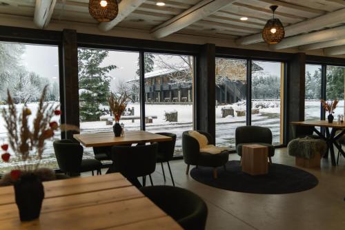 Étterem, Toosikannu Nature Resort & Hotel in Joekula