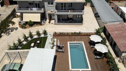 Lumina Apartment with Shared Pool in Theriso