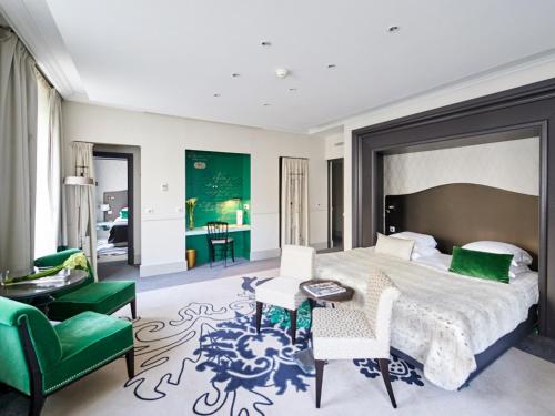 room detail thumbnail 1