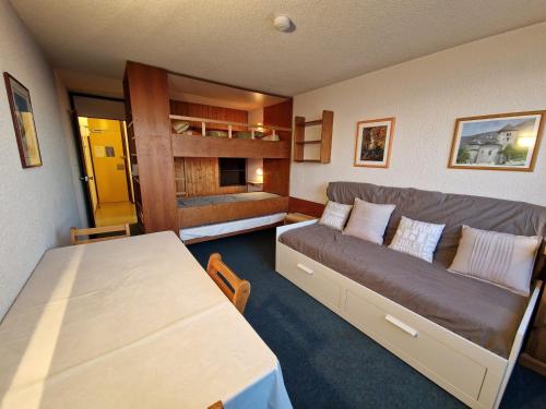 Studio fonctionnel au pied des pistes, balcon vue sur Mont-Blanc, pour 3/4 personnes
