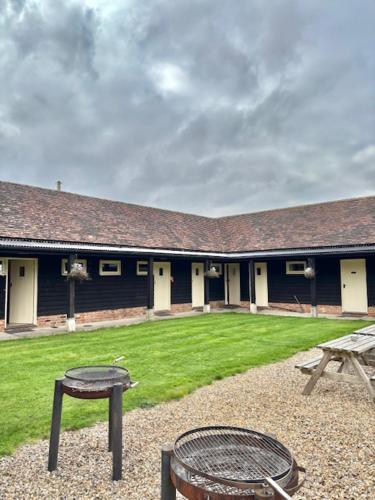 The Farmyard at Doddington in Фуйверсхем