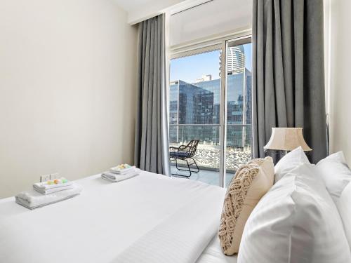 Executive 1BDR Sleeps 4 In Vera-Business Bay-80 - image 6