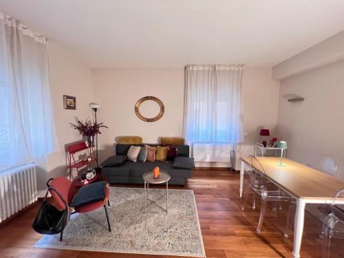 Contemporary central with lift and Ac apartment