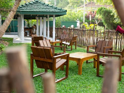 Suhada Guesthouse in Midigama Beach