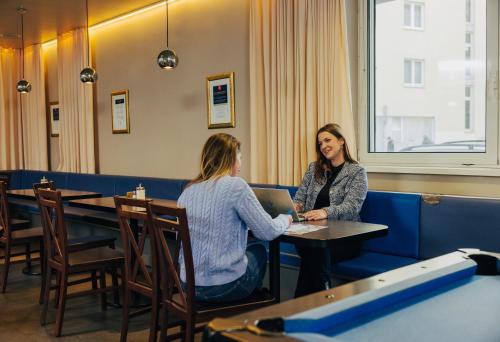 MEININGER Hotel Wien Downtown Sissi - image 9