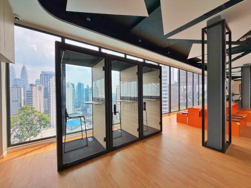 Majestic Residence KLCC View Pool by The Stay Hub - image 14