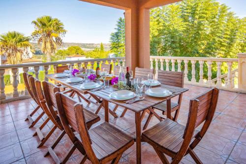 Létesítmények, Villa Nogal by Villa Plus in El Rafalet
