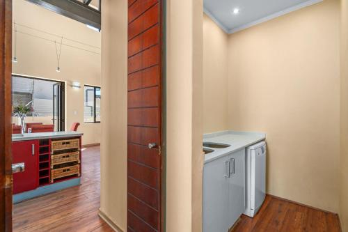 Houtbay Hilltop Villa - image 14