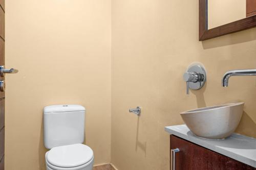 Houtbay Hilltop Villa - image 3