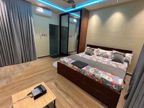 DAV Hills Apartments in Амасаман