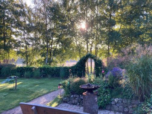 Fachwerkhaus am See mit Fass-Sauna im Münsterland (Fachwerkhaus am See mit Fass-Sauna im Munsterland) in 瓦倫多夫