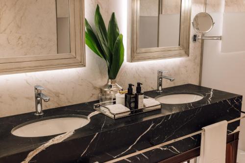 MYTHIC SANA Downtown Suites - image 8