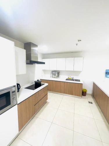 Goldcrest crown Apartments with balcony in DHA Lahore - image 7