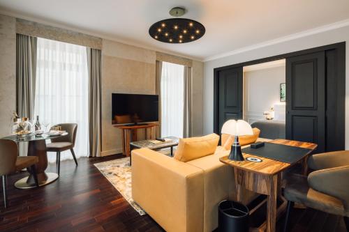 MYTHIC SANA Downtown Suites - image 6