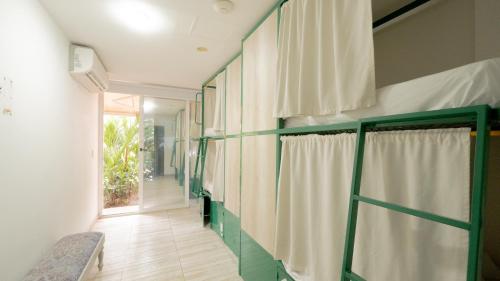 4 bunk beds