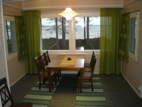 One-Bedroom Cottage with Private Sauna (9 adults)