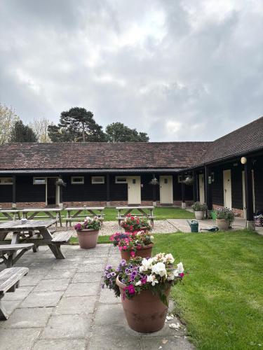 The Farmyard at Doddington in Фуйверсхем