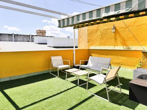 Duplex - Terraza solarium - Alameda de hercules - Tap to explore photos