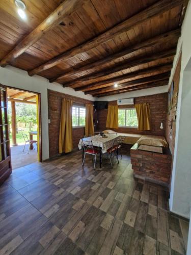 Cabañas El Sauce (Cabanas El Sauce) in 聖馬丁將軍鎮