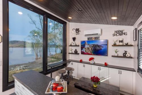 Black Tie Affair - Eloquent Riverfront Experience in Cherry Grove