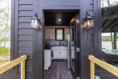 Black Tie Affair - Eloquent Riverfront Experience in Cherry Grove