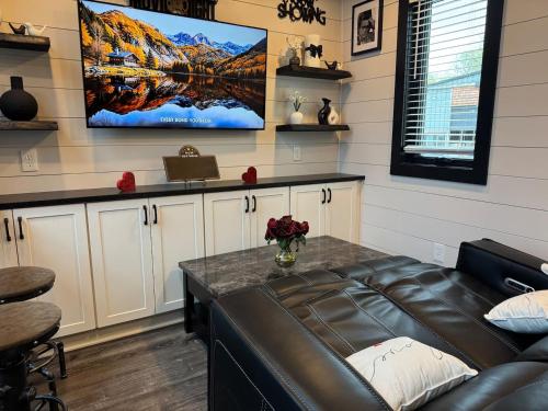 Black Tie Affair - Eloquent Riverfront Experience in Cherry Grove
