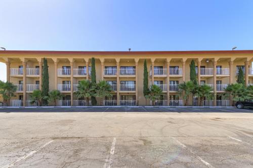 Super 8 by Wyndham Vallejo/Napa Valley - image 10