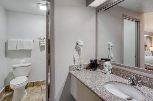 City Creek Inn & Suites - image 6