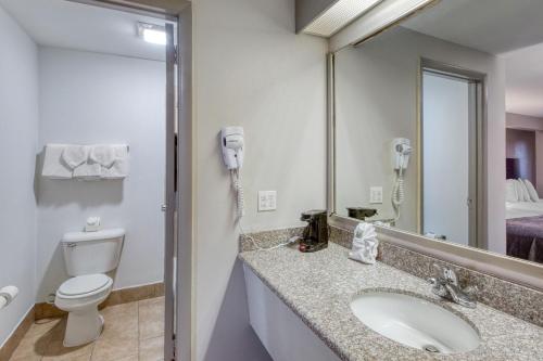 City Creek Inn & Suites - image 10