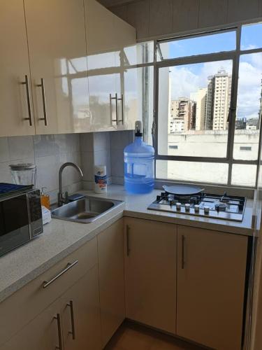 Lindo Apartamento 2 Habitaciones a 10 Minutos del Centro Comercial Sambil Candelaria en Caracas con  in San Bernardino