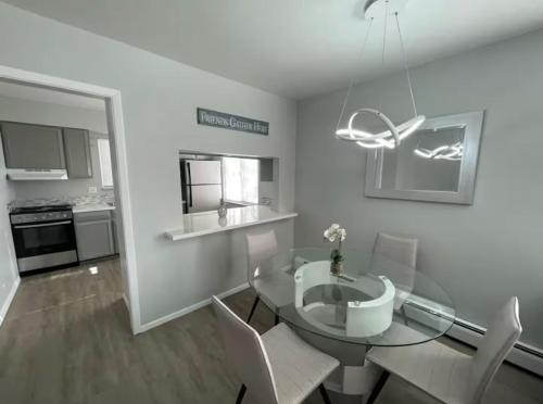 Lovely 2 bedroom unit with a hot tub Pet friendly in West Highland