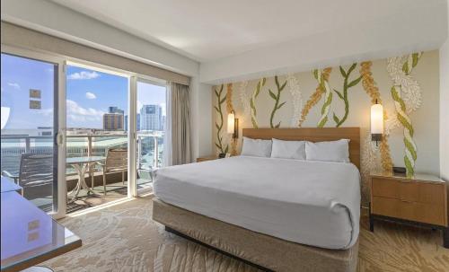 Ala Moana Condo by Orgoto - image 5