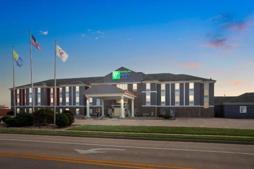 Holiday Inn Express Hotel & Suites Bloomington-Normal University Area By IHG - 숙소 외관