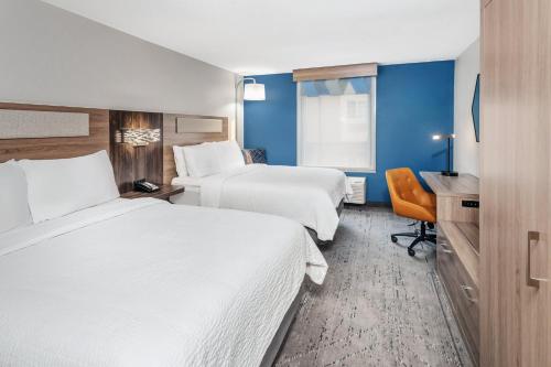 Holiday Inn Express Hotel & Suites Bloomington-Normal University Area By IHG