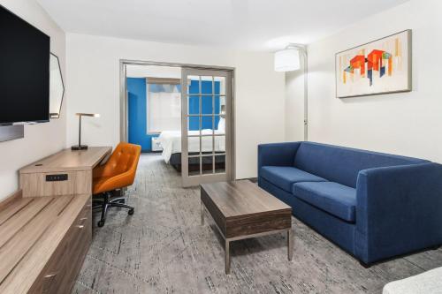 Holiday Inn Express Hotel & Suites Bloomington-Normal University Area By IHG