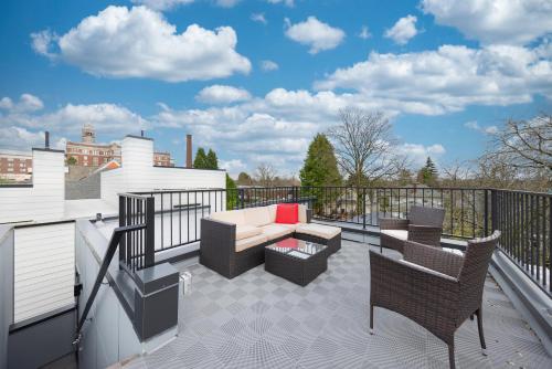 Sleek & Modern Townhome in Prime location – khách sạn tại Squire Park