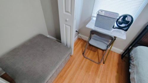 Facilities, Cozy and Private Pryor Street Retreat Room 2 Shared Bathroom in Mechanicsville