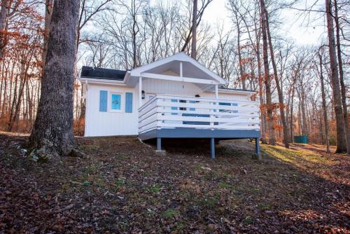 . Lakeside Cottage