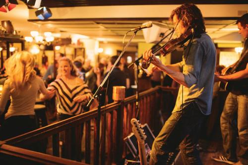 Pan Pacific Whistler Mountainside - Hotel - Whistler Blackcomb