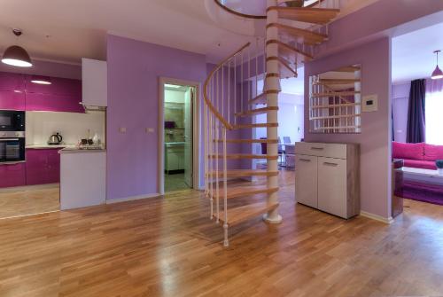 مطبخ, Apartments Location by Chabad House in Zavala