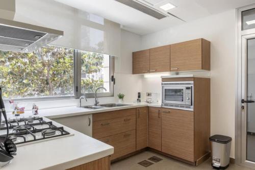 Lovely 2 Bedroom Home in Saifi Village 2 - image 2