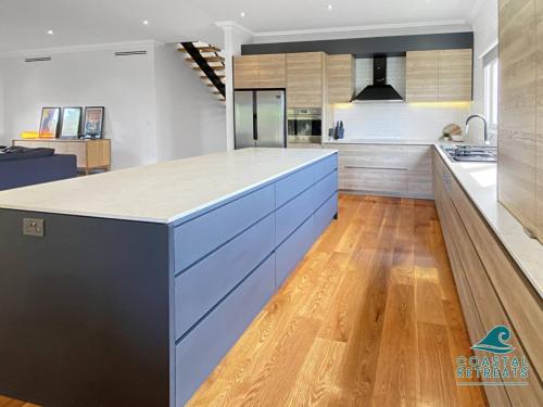 Kitchen, The Vista at Surf Beach - Linen Included in Surf Beach