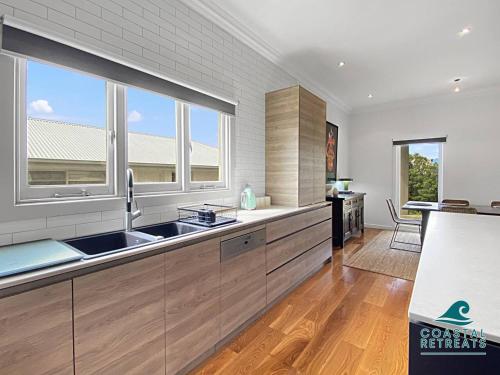 Kitchen, The Vista at Surf Beach - Linen Included in Surf Beach