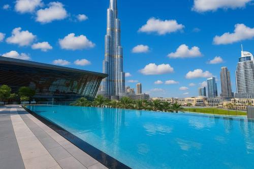Best Burj Khalifa View Balcony Lux 2BR Like Home - image 2