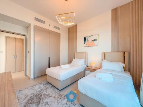 NEXT TO DUBAI MALL AND BURJ 2BR - image 4