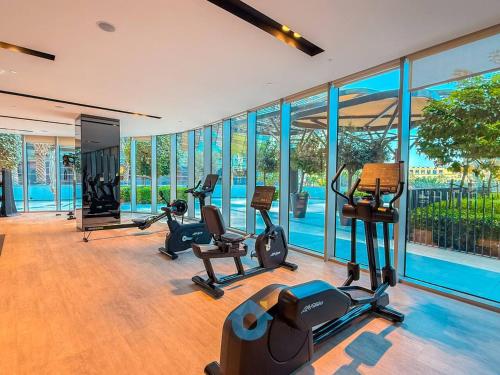NEXT TO DUBAI MALL AND BURJ 2BR - image 8