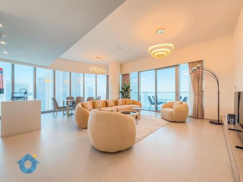 Best Burj Khalifa Skyline View Huge 3BR Like Home - image 2